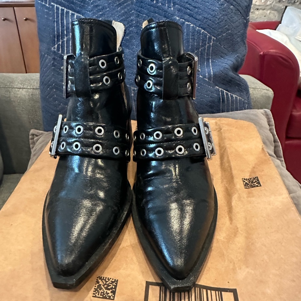 Steve Madden Grazia boot.  Size 9.5